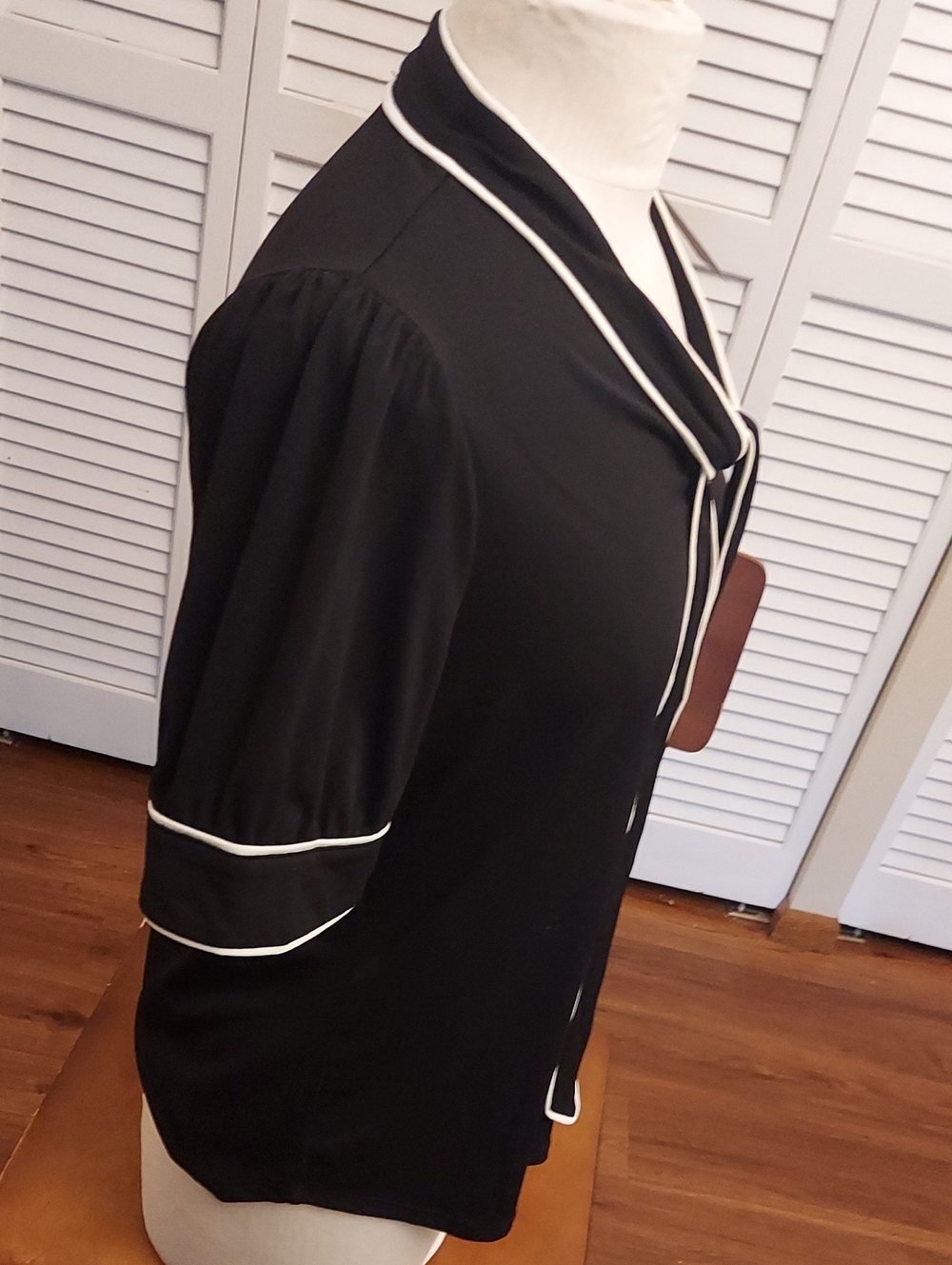 Black Tie-Neck Puff Sleeve Top NWT - Picture 5 of 8